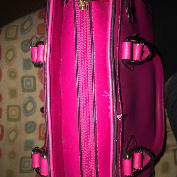 Pink Purse - Picture 4 of 4